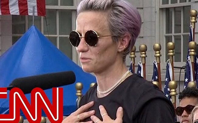 YouTubeの「Megan Rapinoe speaks at World Cup championship parade」＝CNNチャンネルより