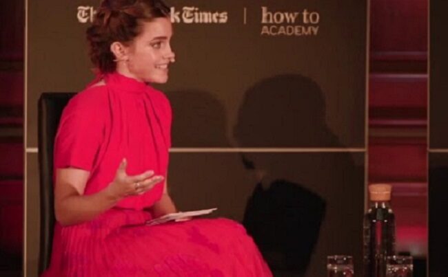 YouTubeの「Emma Watson in conversation with Dr. Denis Mukwege 」＝Emma Watson Updatesチャンネルより